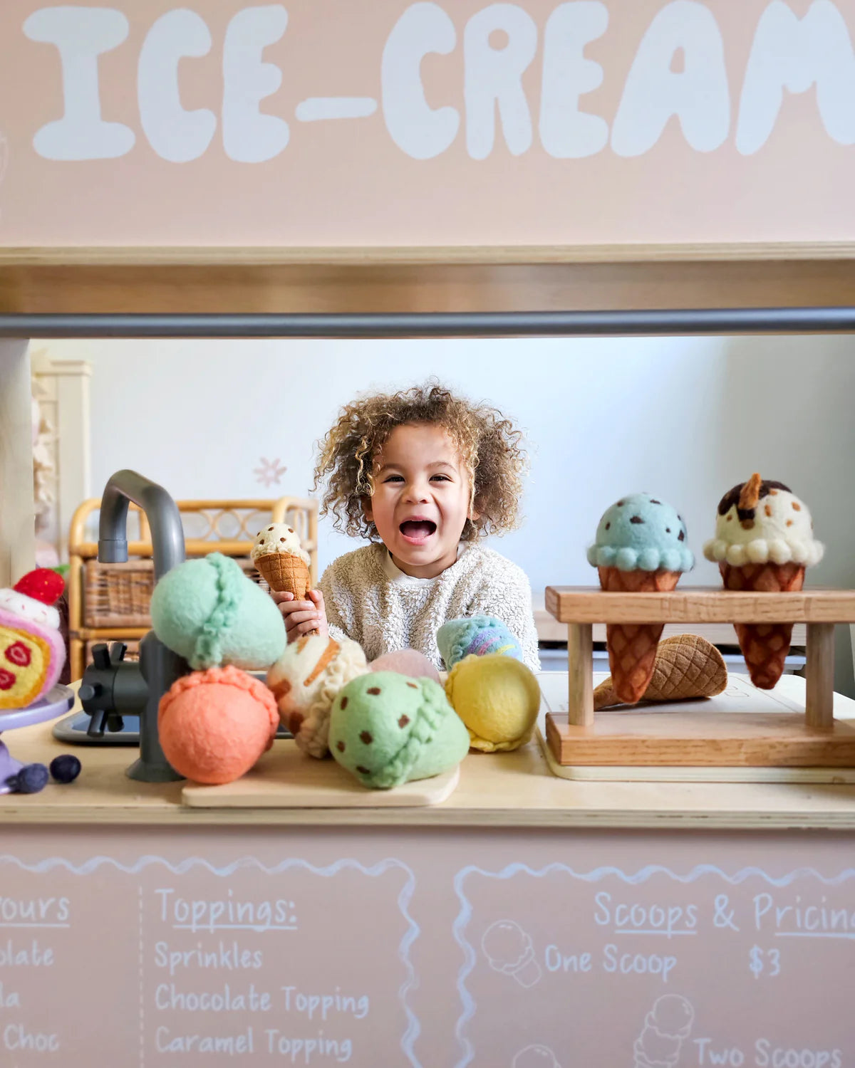 Felt Ice Cream Scoop Set - Waffle Cones and 9 Ice Cream Scoops