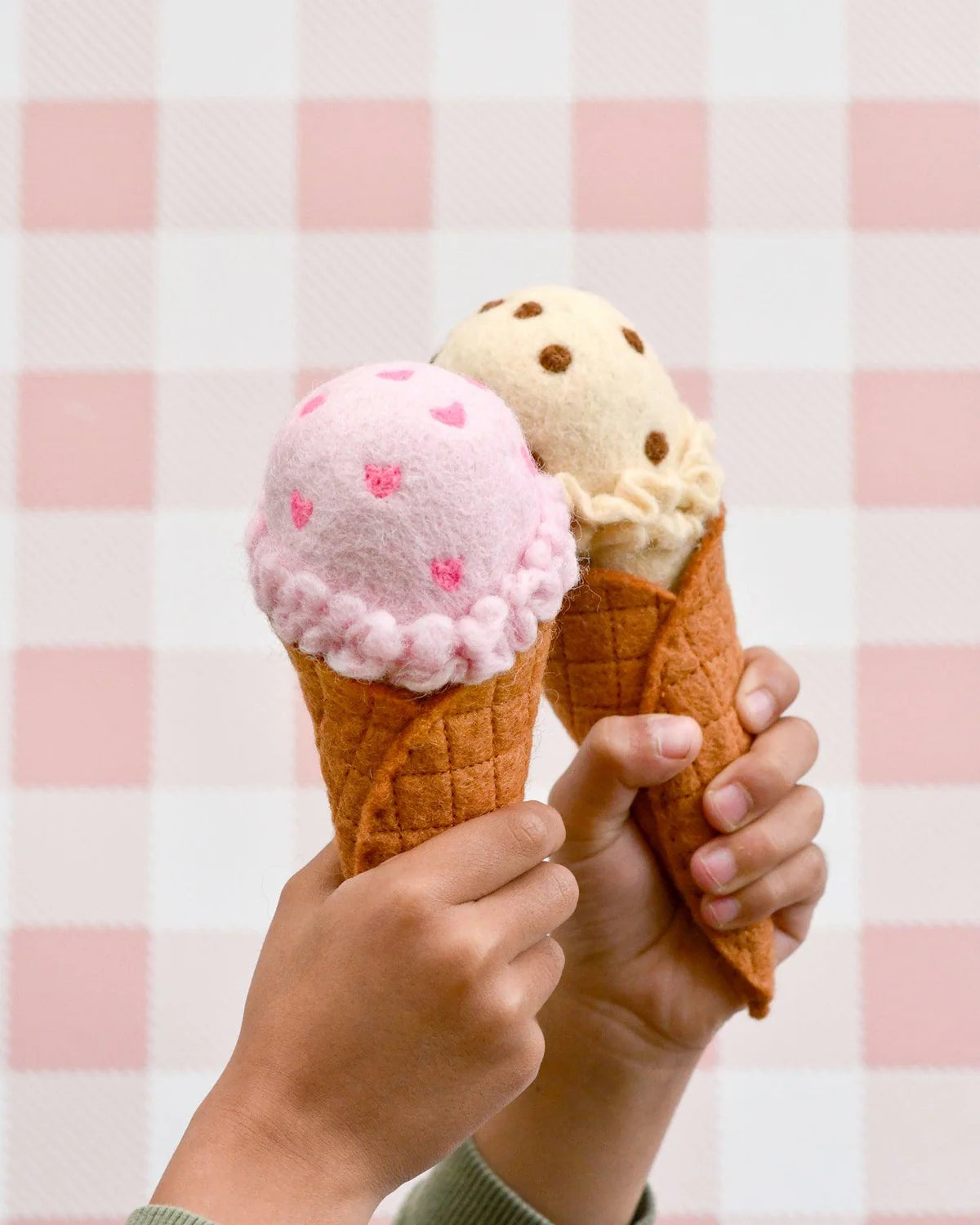 Felt Ice Cream Scoop Set - Waffle Cones and 9 Ice Cream Scoops