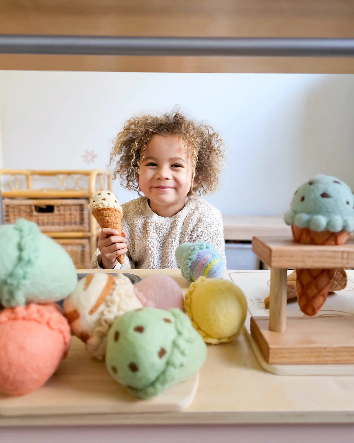 Felt Ice Cream Scoop Set - Waffle Cones and 9 Ice Cream Scoops