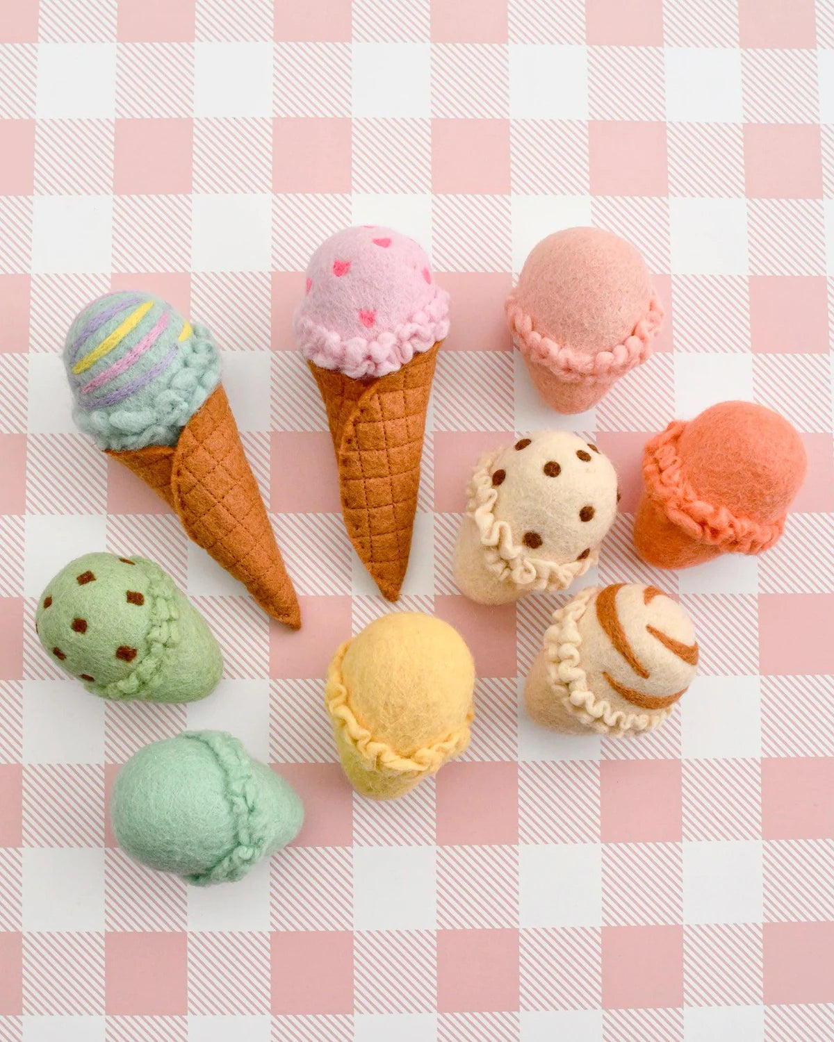 Felt Ice Cream Scoop Set - Waffle Cones and 9 Ice Cream Scoops