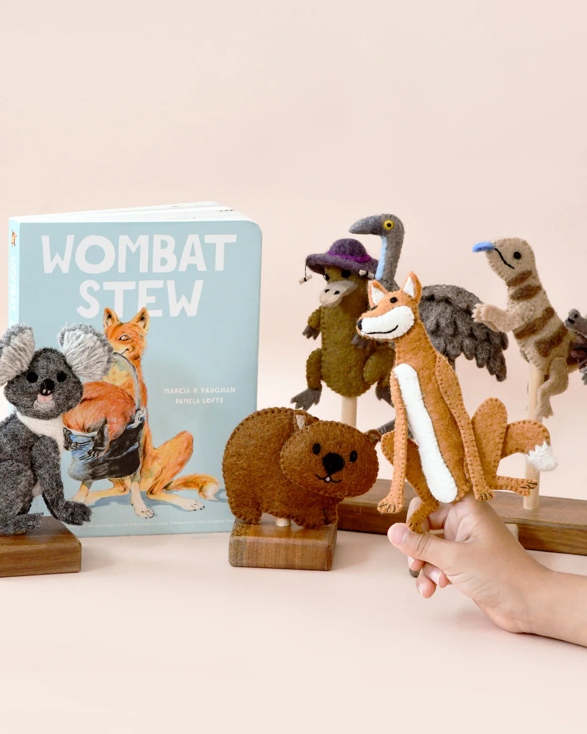 Wombat Stew Finger Puppet Set (Official Scholastic Australia Licensed)