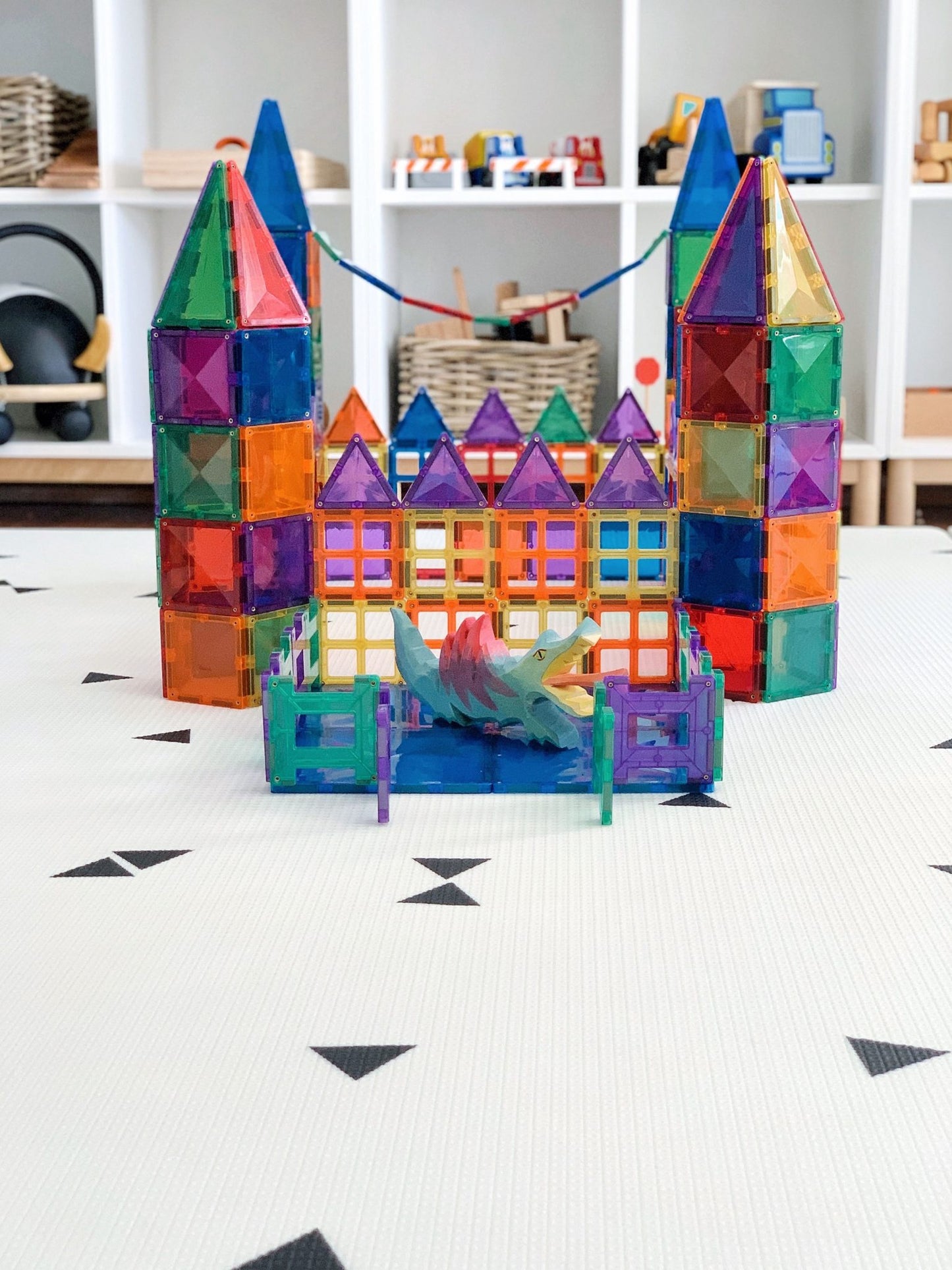 102 Piece Rainbow Creative Pack - Connetix Tiles