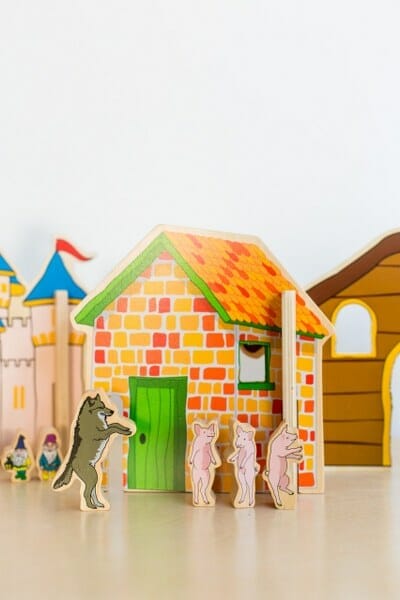 The Happy Architect Fairy Tales 32pc