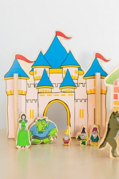 The Happy Architect Fairy Tales 32pc
