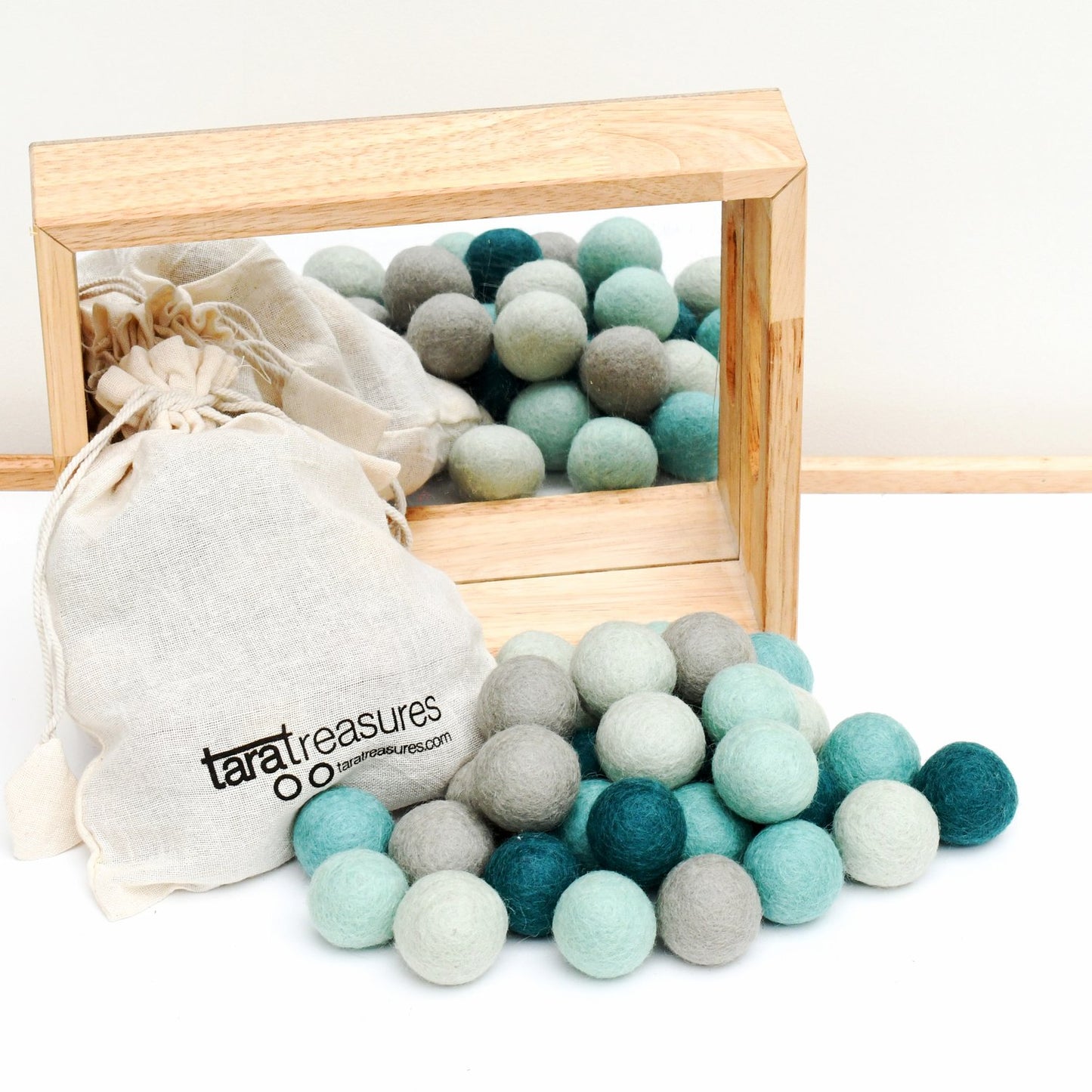 Wool Felt Balls in a Pouch -3cm 30 balls various colours
