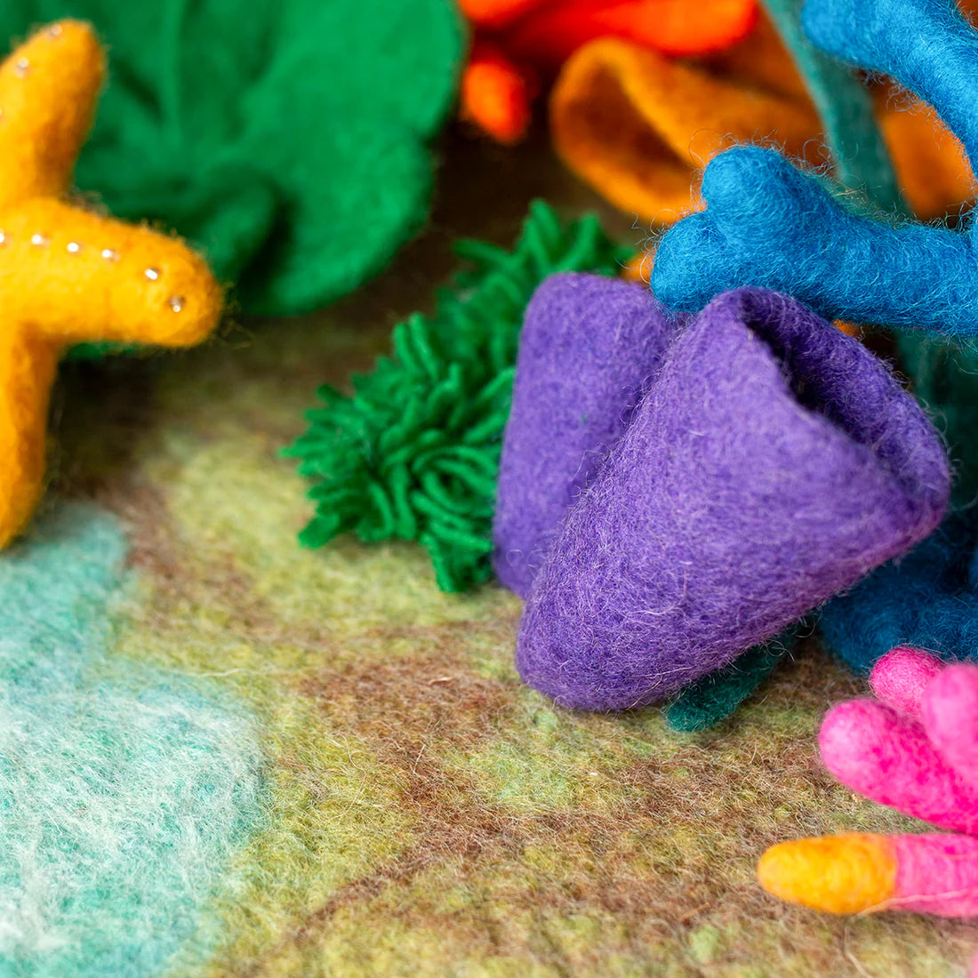 GUS + MABEL- Coralwhim Cove Felt Mat