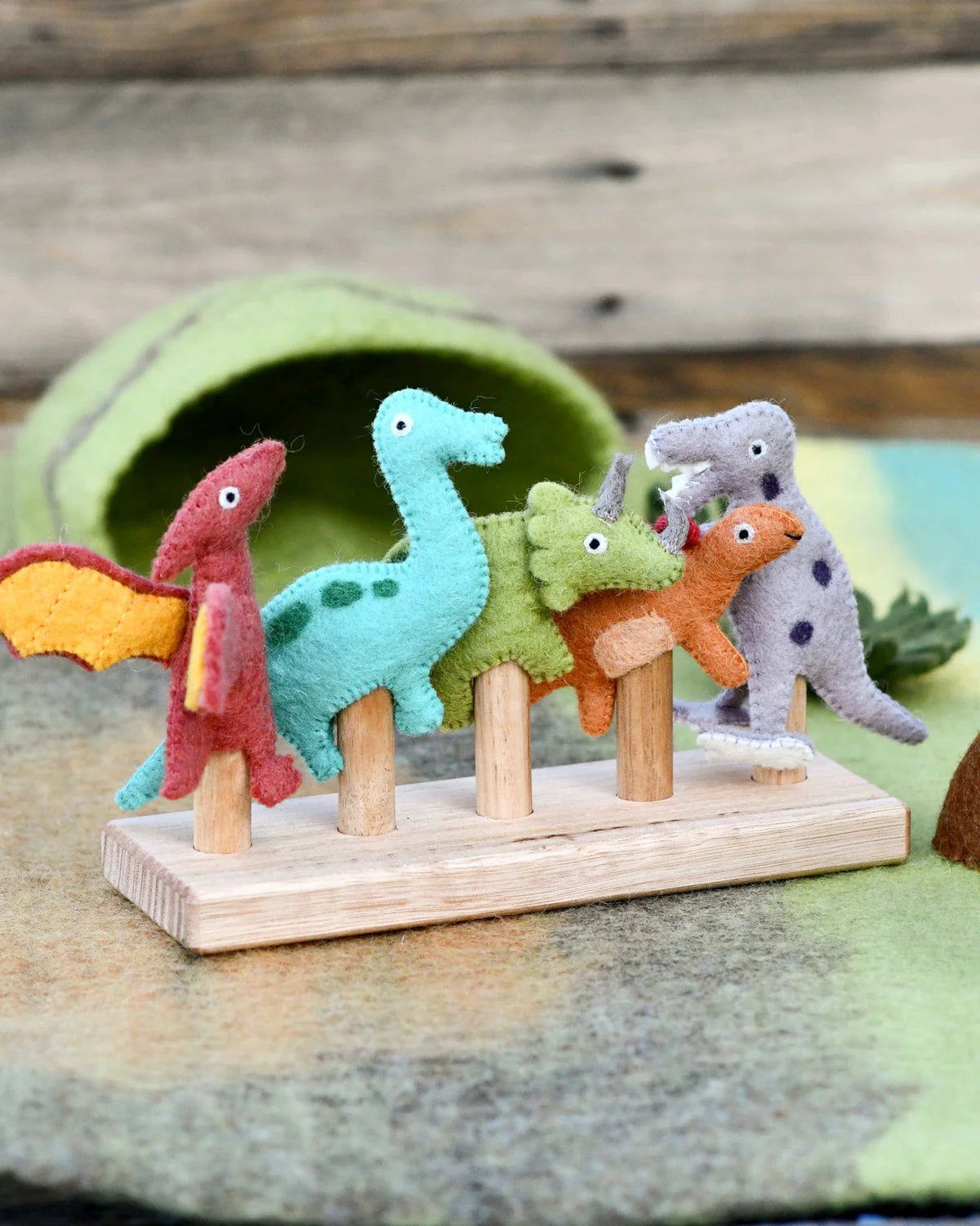 DINOSAUR FINGER PUPPETS SET
