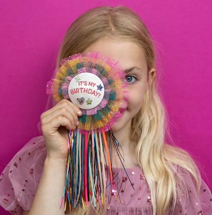 Diva Wow Birthday Badge