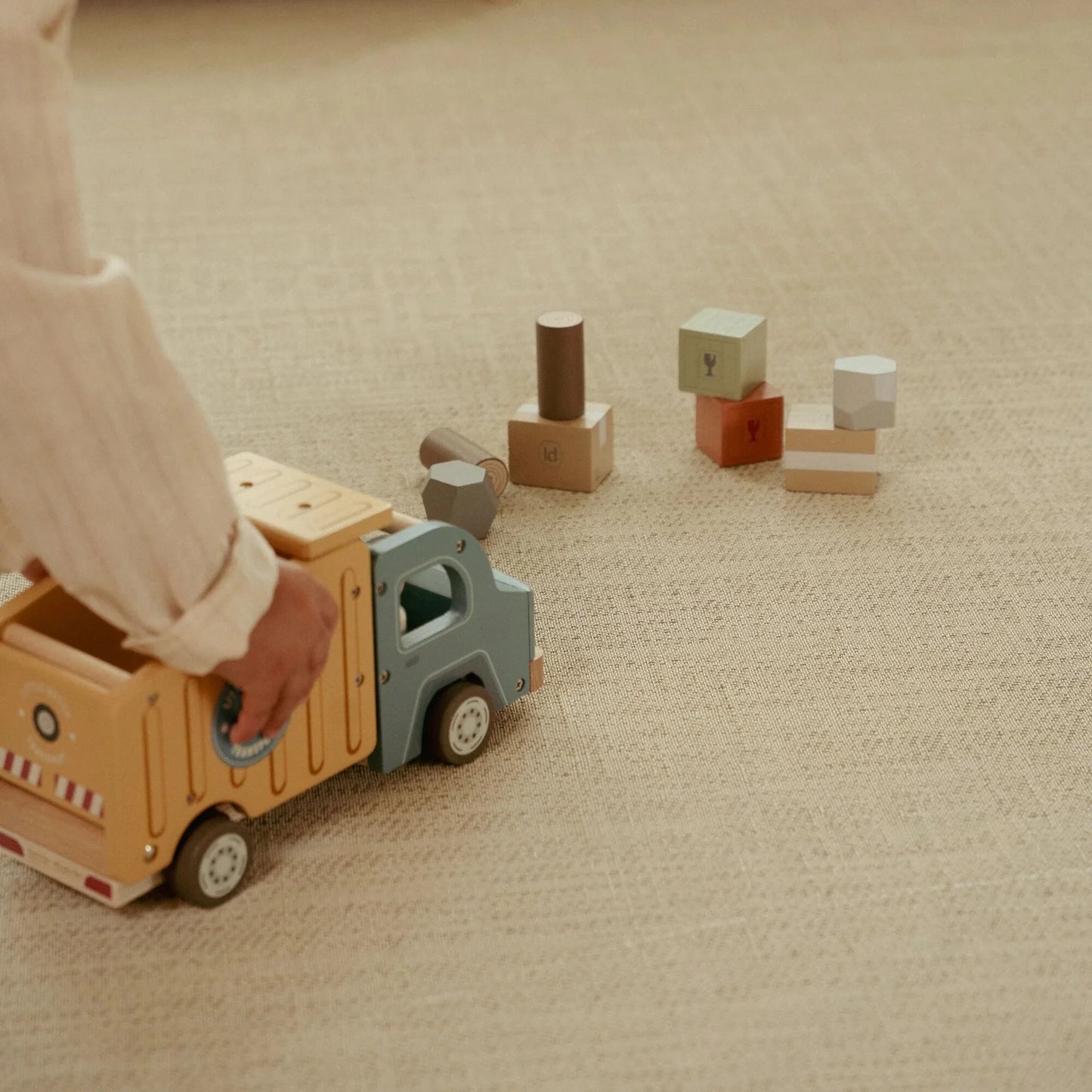 Wooden Garbage Truck