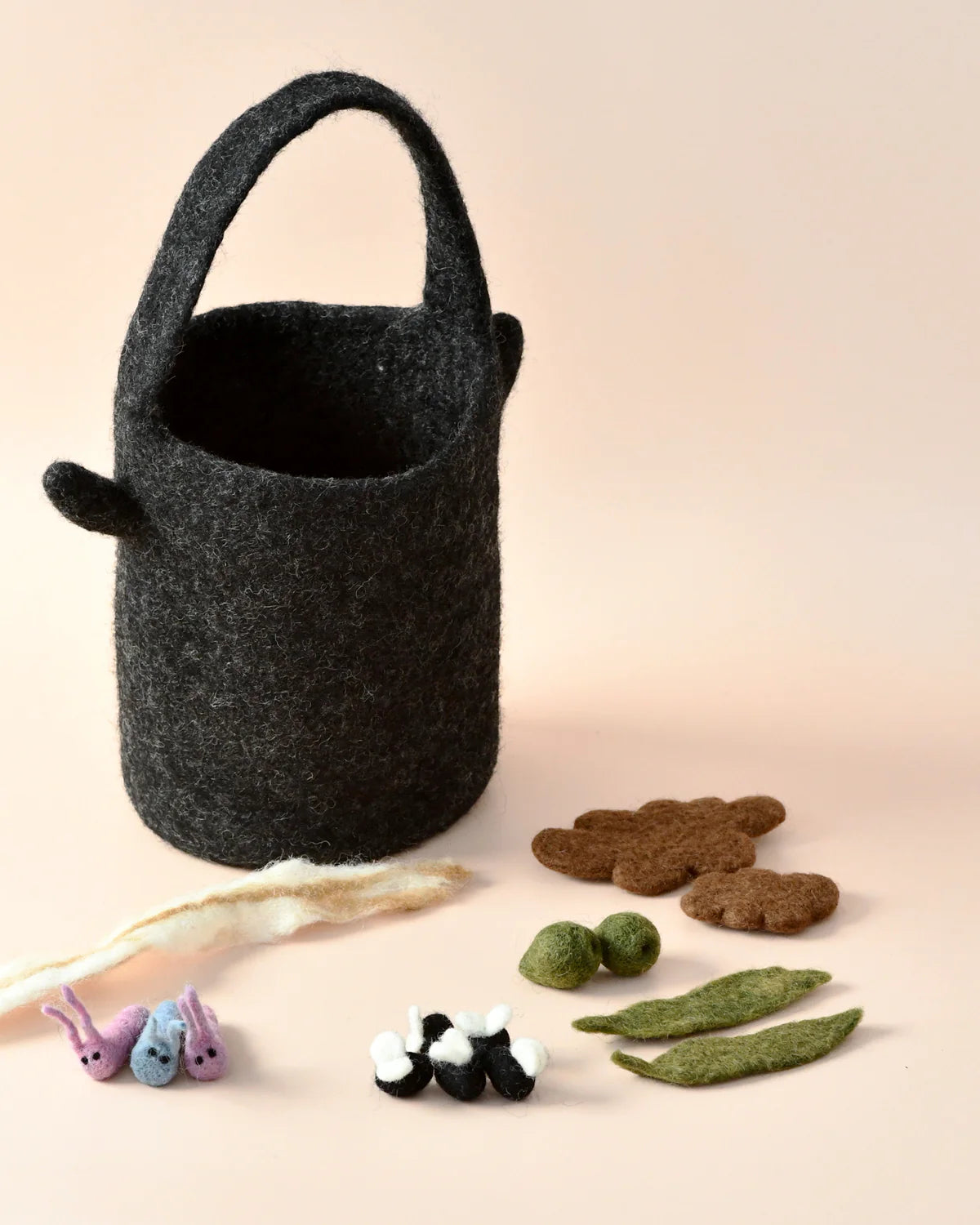 Felt Wombat Stew Billy Can and Small Parts Play Set