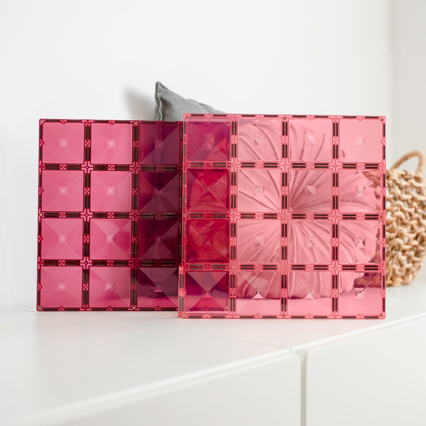 2 Piece Base Plate Pink & Berry Pack - Connetix Tiles